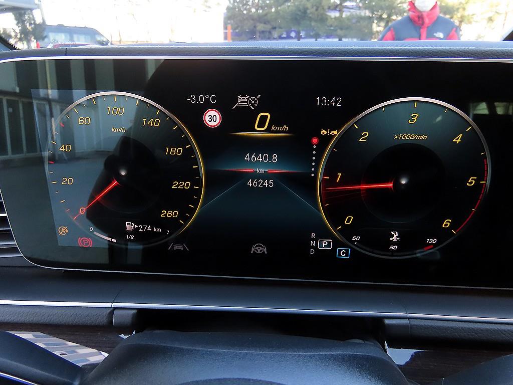 벤츠 GLE클래스(4세대) GLE 400d 4매틱 쿠페 - 이미지 18