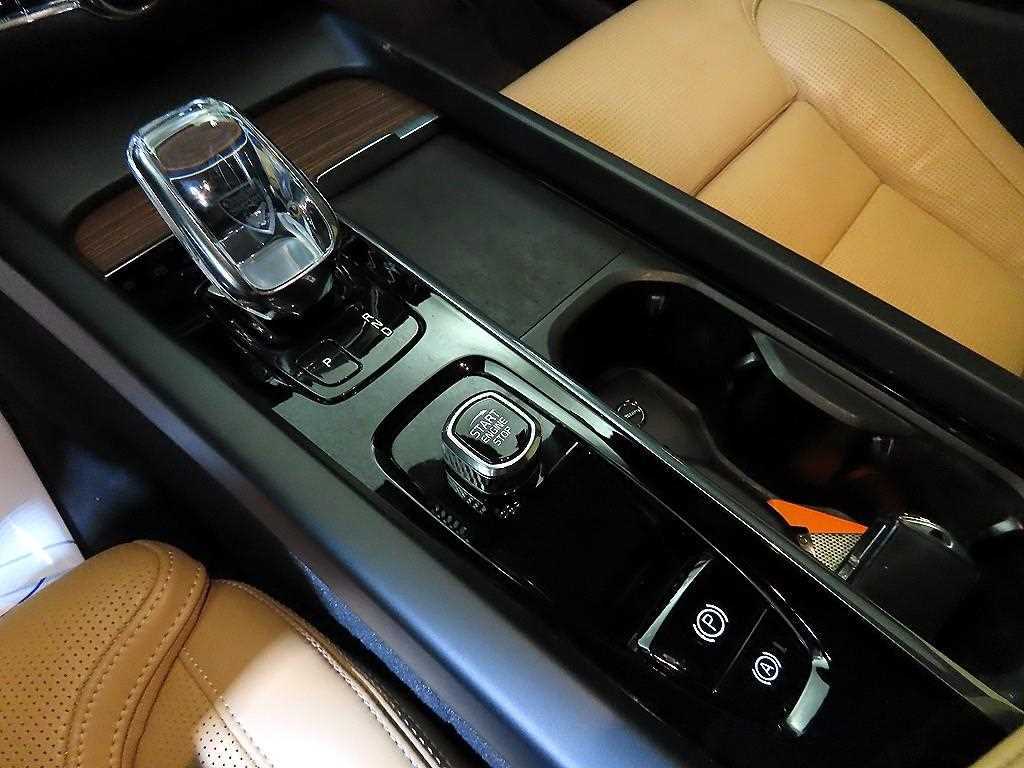 볼보 S60(3세대) 2.0 B5 인스크립션 - 이미지 15