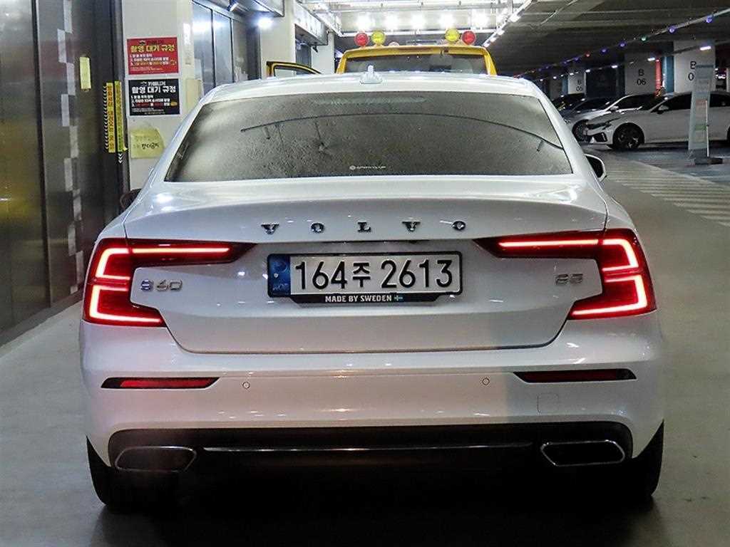 볼보 S60(3세대) 2.0 B5 인스크립션 - 이미지 13