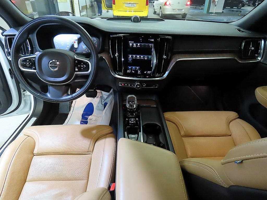 볼보 S60(3세대) 2.0 B5 인스크립션