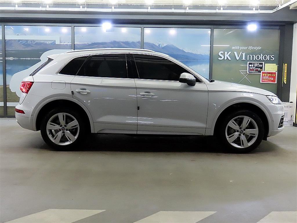 아우디 Q5(2세대) 40 TDI 콰트로 프리미엄 - 이미지 6
