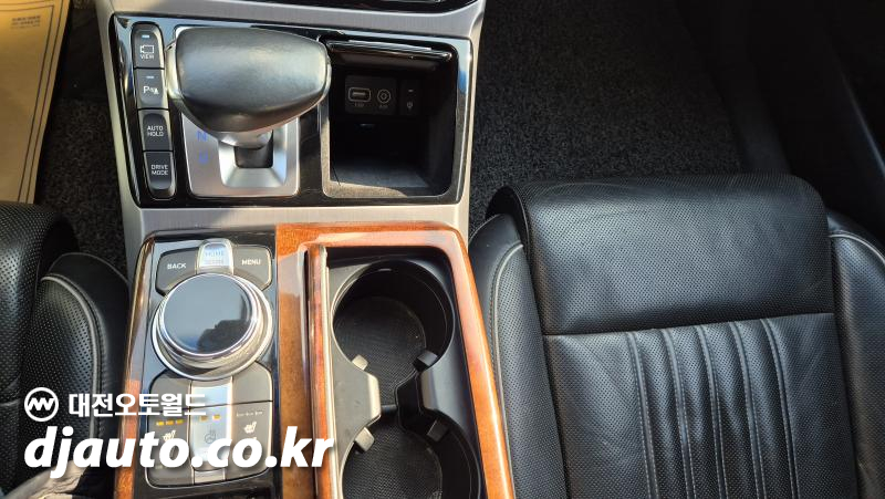 제네시스 EQ900 3.8 GDi AWD 프리미엄 럭셔리 - 이미지 11