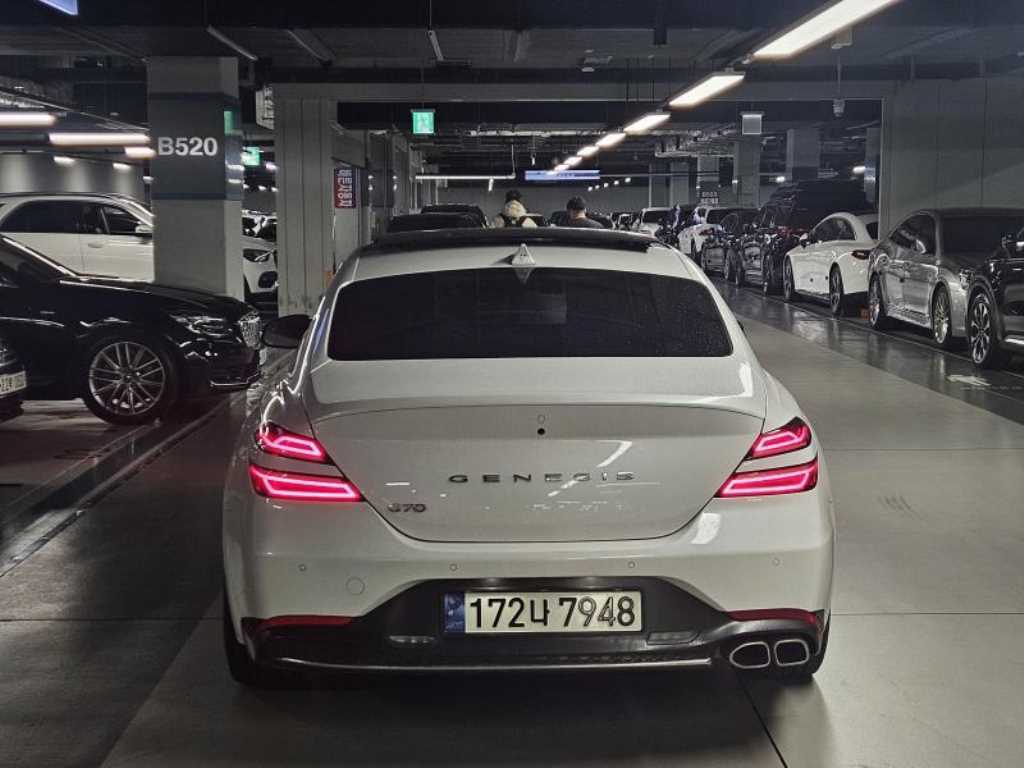 제네시스 더 뉴G70 가솔린 2.0T 2WD 기본형 - 이미지 14