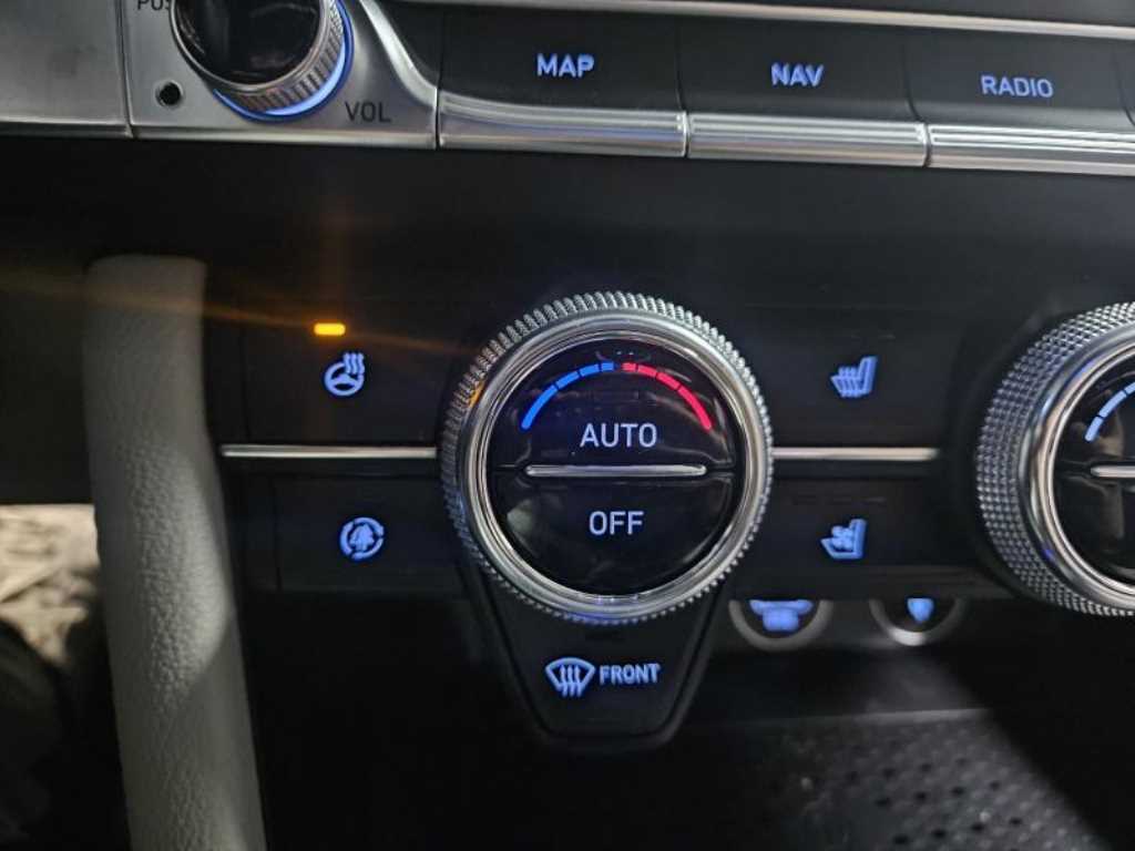 제네시스 더 뉴G70 가솔린 2.0T 2WD 기본형 - 이미지 16