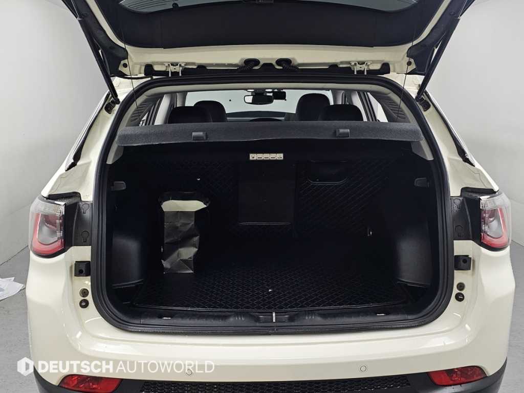 지프 컴패스(MP) 2.4 AWD 론지튜드 - 이미지 4