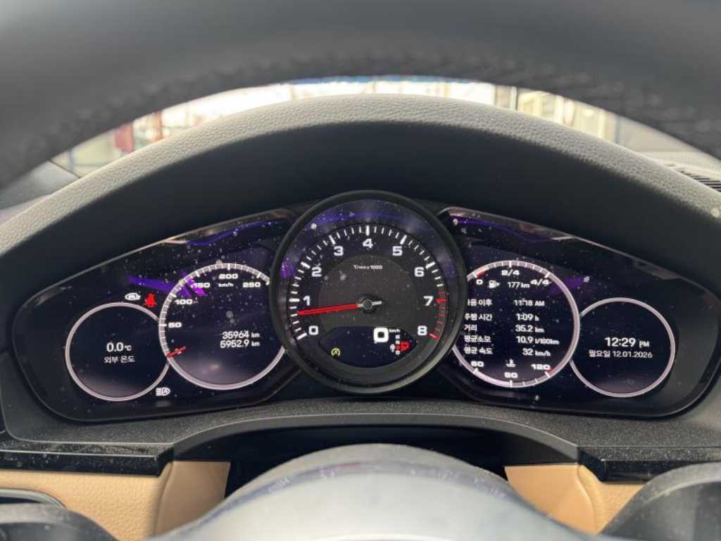 포르쉐 카이엔(3세대) 3.0 V6 플래티넘 에디션 - 이미지 8