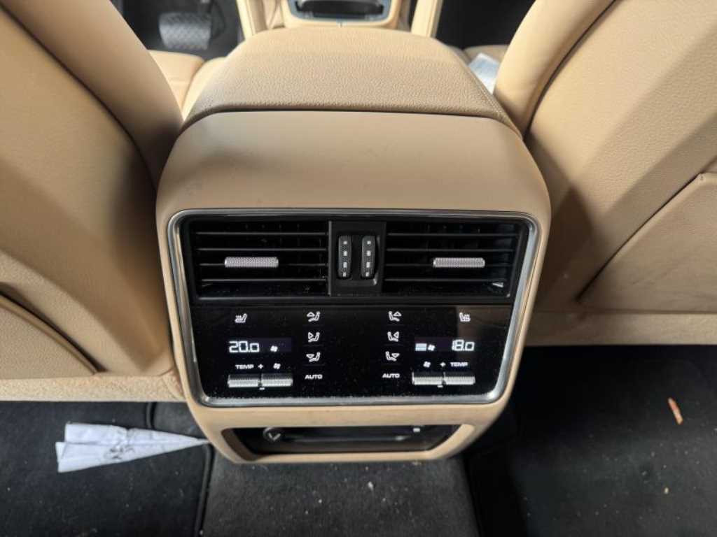 포르쉐 카이엔(3세대) 3.0 V6 플래티넘 에디션 - 이미지 11