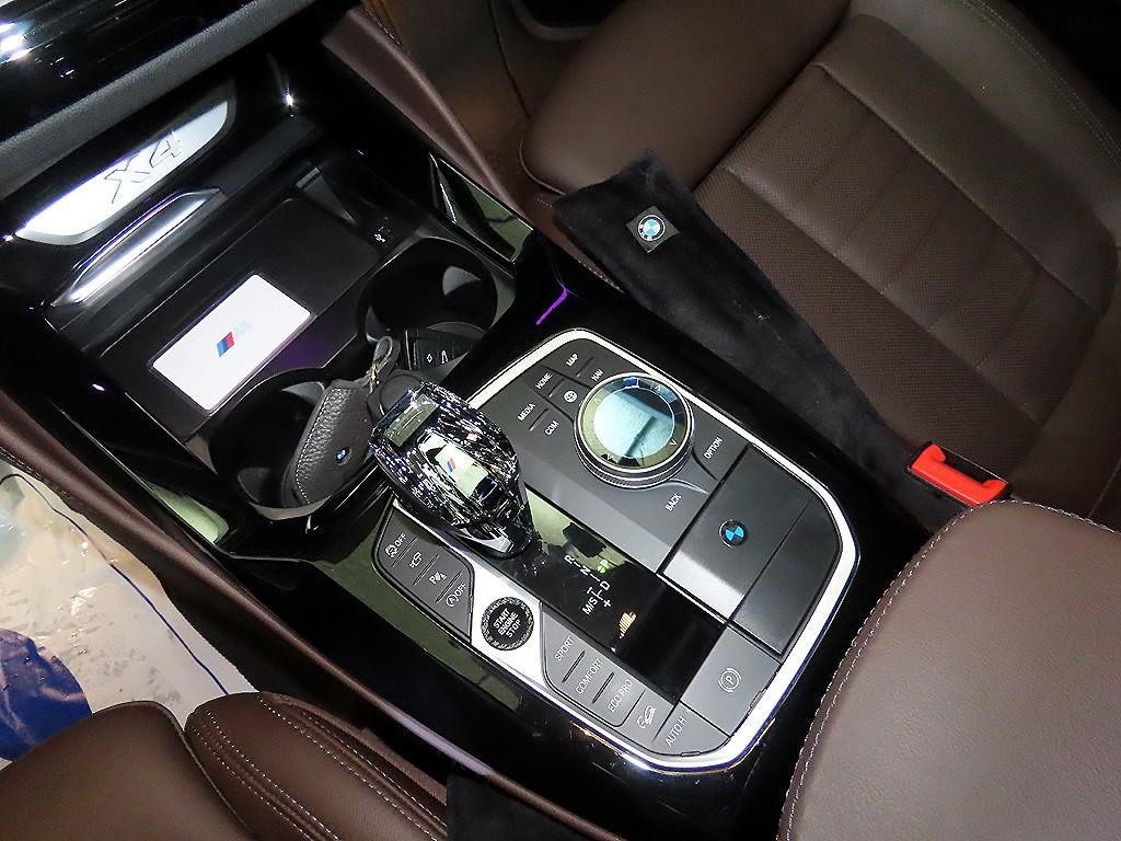 BMW X4(2세대) 20i xDrive M스포츠 프로 - 이미지 20