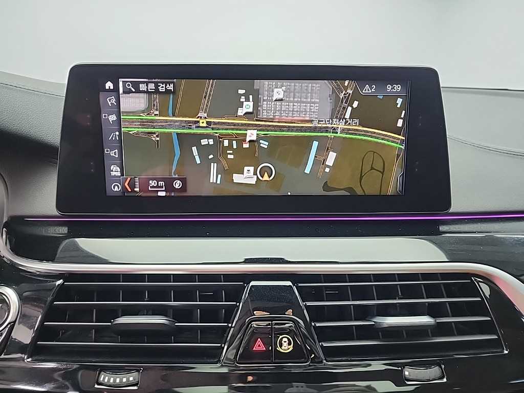 BMW 5시리즈(7세대) 520d 럭셔리 라인스페셜 - 이미지 6