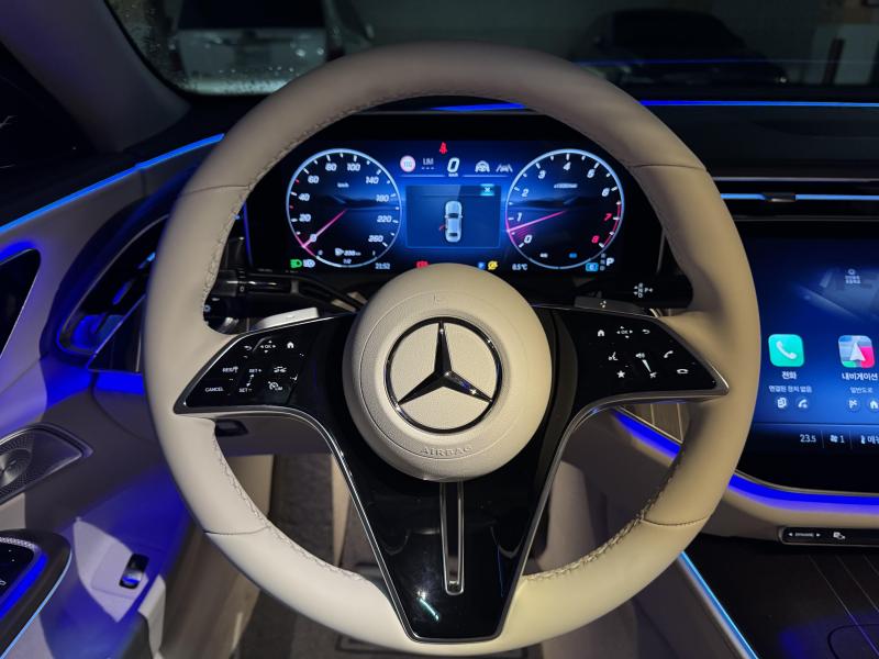 벤츠 E클래스(6세대) E300 4매틱 익스클루시브 - 이미지 3