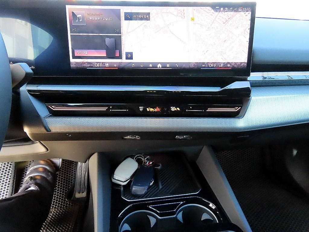 BMW 5시리즈(8세대) 520i M 스포츠 - 이미지 7