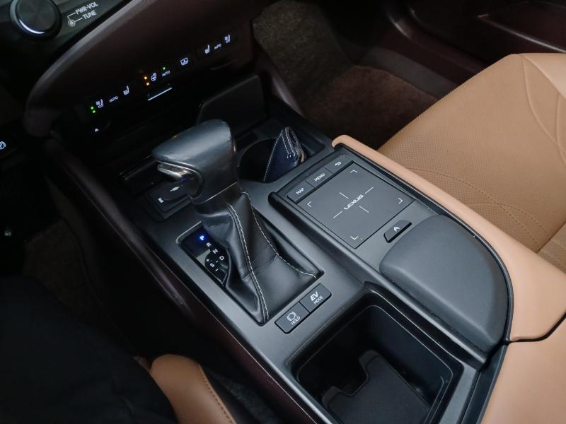 렉서스 ES(7세대) 300h 럭셔리 - 이미지 3