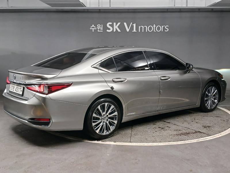 렉서스 ES(7세대) 300h 럭셔리 - 이미지 18