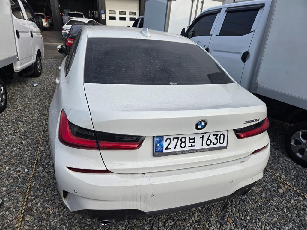 BMW 3시리즈(7세대) 320d M 스포츠팩 - 이미지 5