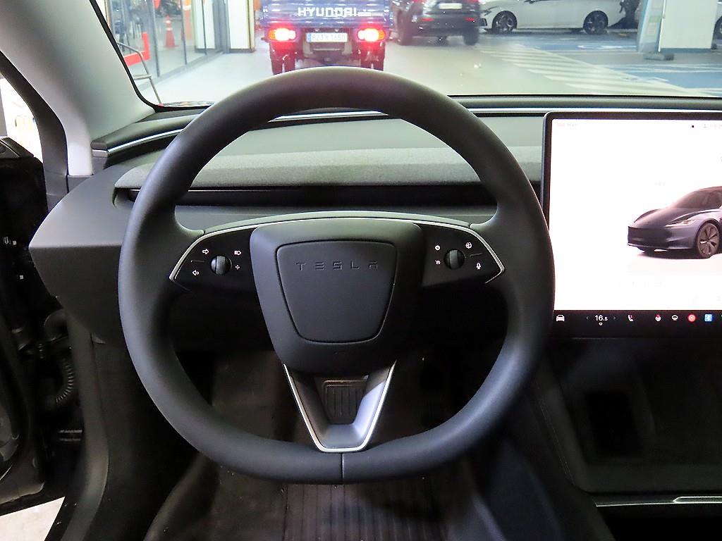테슬라 모델 3 AWD 롱 레인지 - 이미지 16