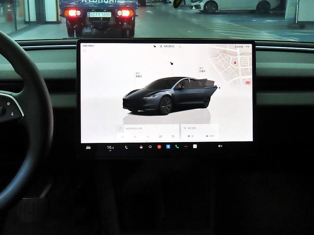 테슬라 모델 3 AWD 롱 레인지 - 이미지 17