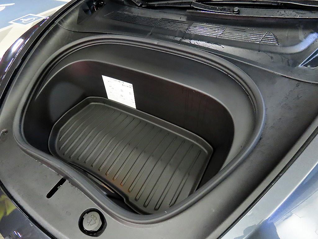 테슬라 모델 3 AWD 롱 레인지 - 이미지 8