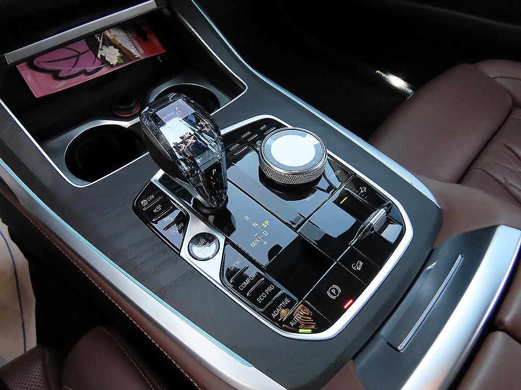 BMW X7 40i xDrive 디자인퓨어 엑셀런스 7인승 - 이미지 13