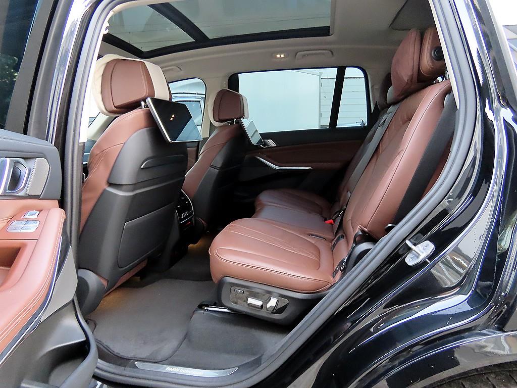 BMW X7 40i xDrive 디자인퓨어 엑셀런스 7인승 - 이미지 18