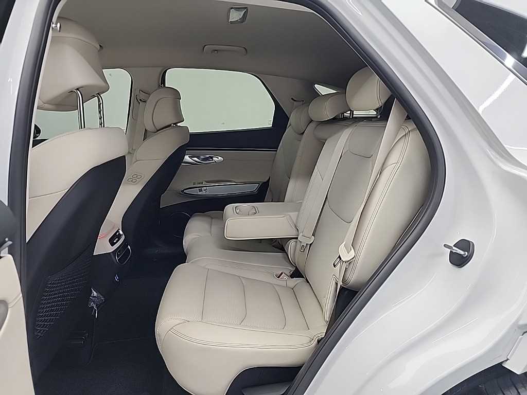 제네시스 GV70 2.5T AWD 기본형 - 이미지 11