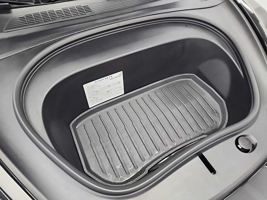 테슬라 모델 3 AWD 롱 레인지 - 이미지 11