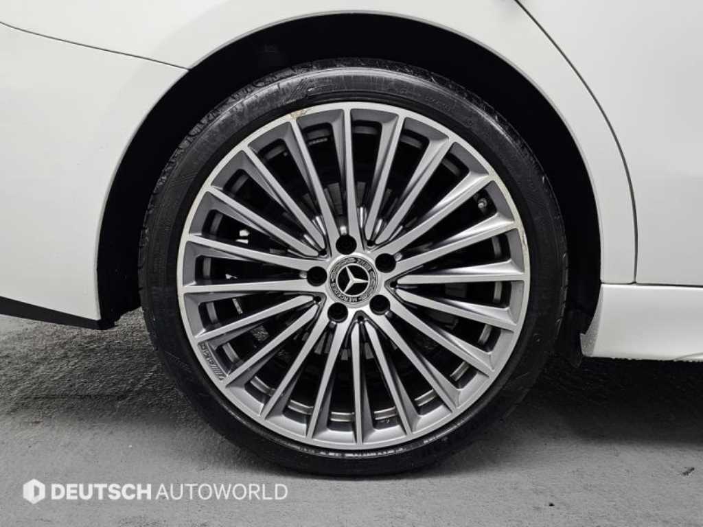 벤츠 C클래스(5세대) C300 AMG 라인 - 이미지 15