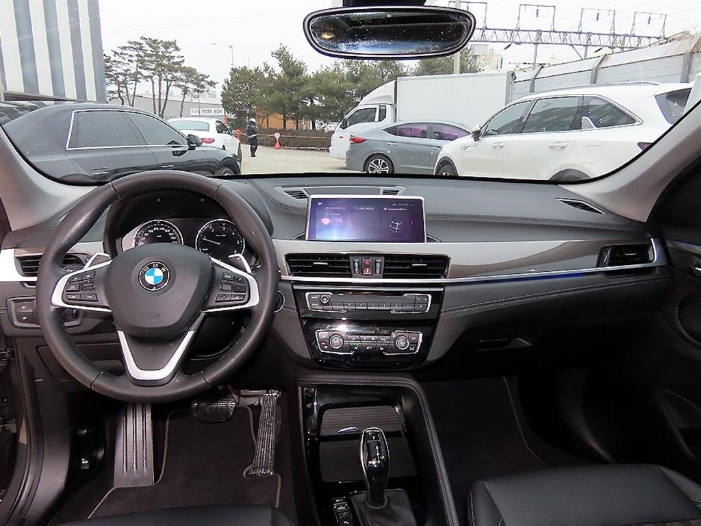 BMW X1(2세대) 18d xDrive x라인 스페셜에디션 - 이미지 2