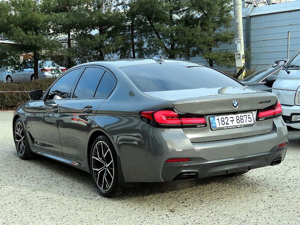 BMW 5시리즈(7세대) 530i M 스포츠팩 - 이미지 14
