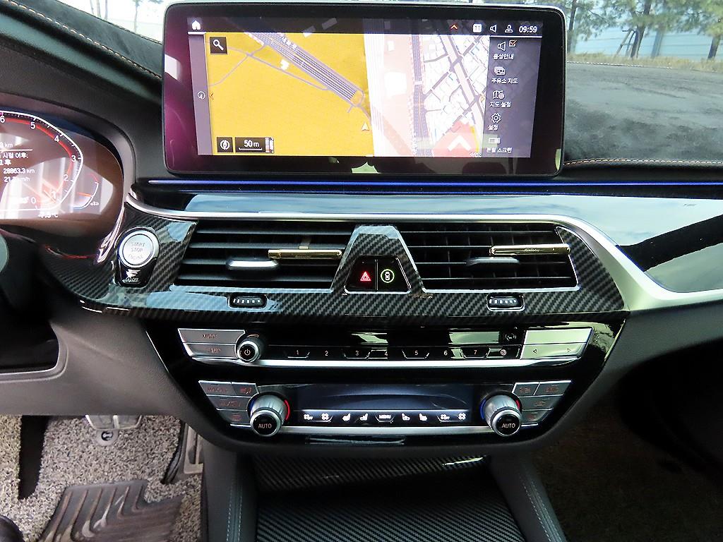 BMW 5시리즈(7세대) 530i M 스포츠팩 - 이미지 4