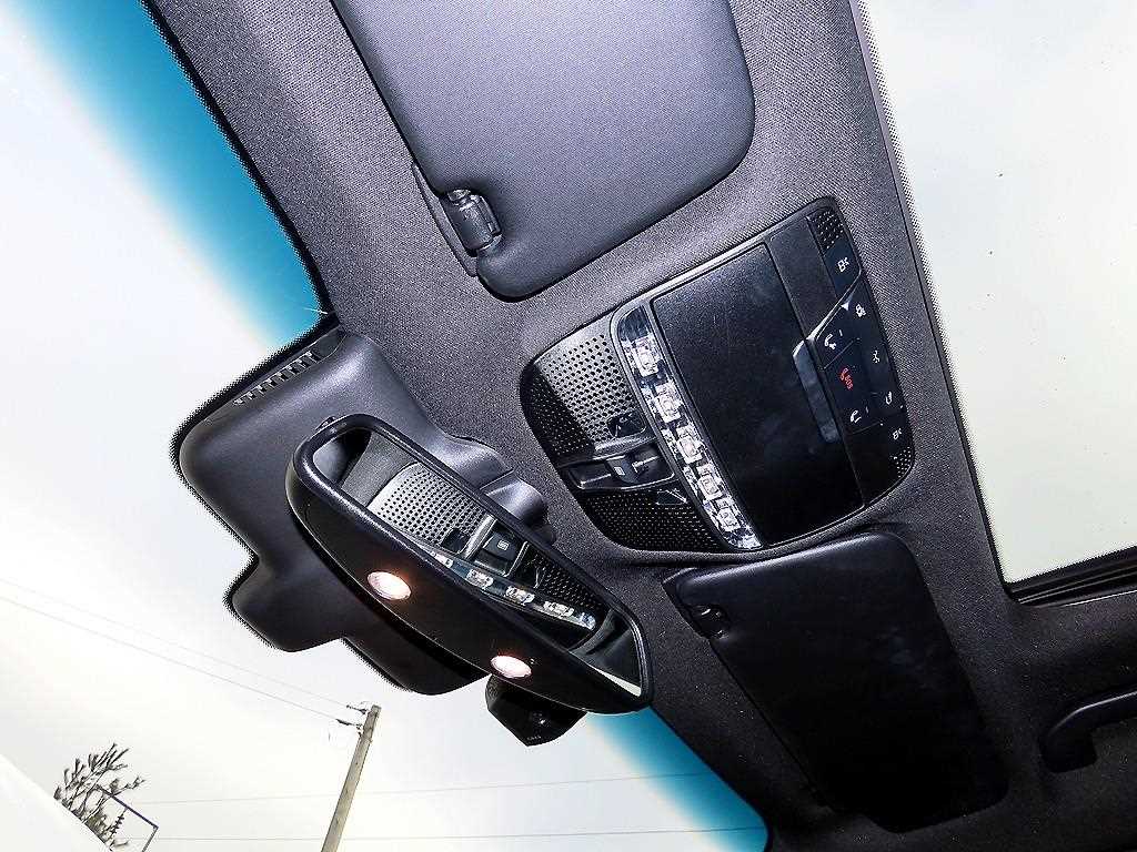 벤츠 GLC클래스 GLC 43 AMG 4매틱 쿠페 - 이미지 17