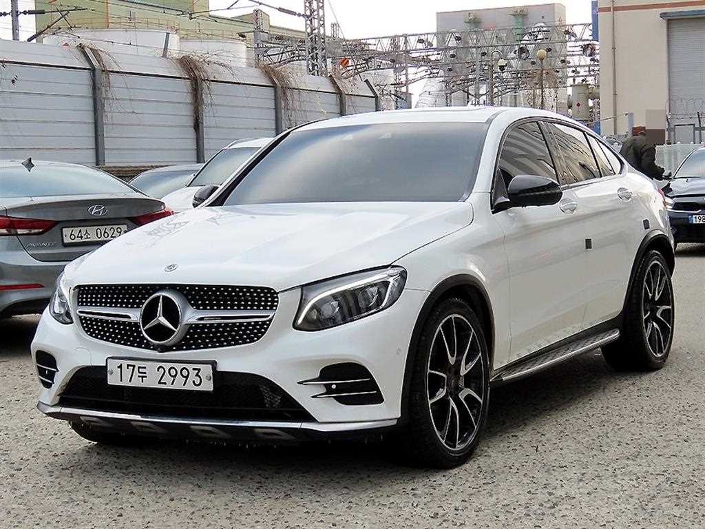 벤츠 GLC클래스 GLC 43 AMG 4매틱 쿠페 - 이미지 8