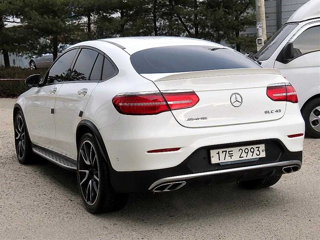 벤츠 GLC클래스 GLC 43 AMG 4매틱 쿠페 - 이미지 20