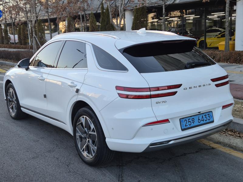 제네시스 eGV70 EV AWD 기본형 - 이미지 2