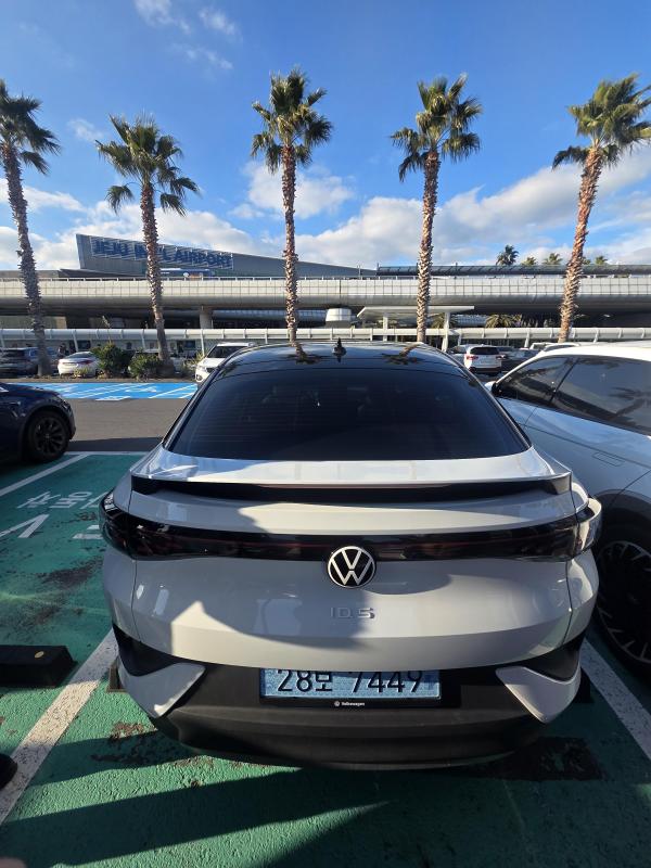 폭스바겐 ID.5 EV 프로 - 이미지 3