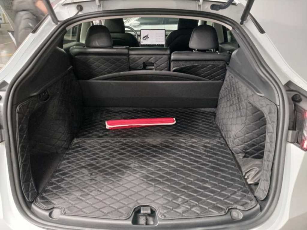 테슬라 모델 Y RWD - 이미지 14