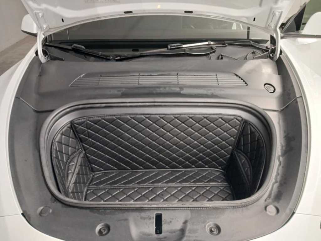 테슬라 모델 Y RWD - 이미지 9