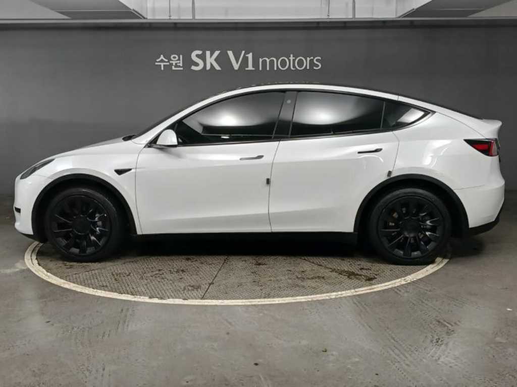 테슬라 모델 Y RWD - 이미지 19