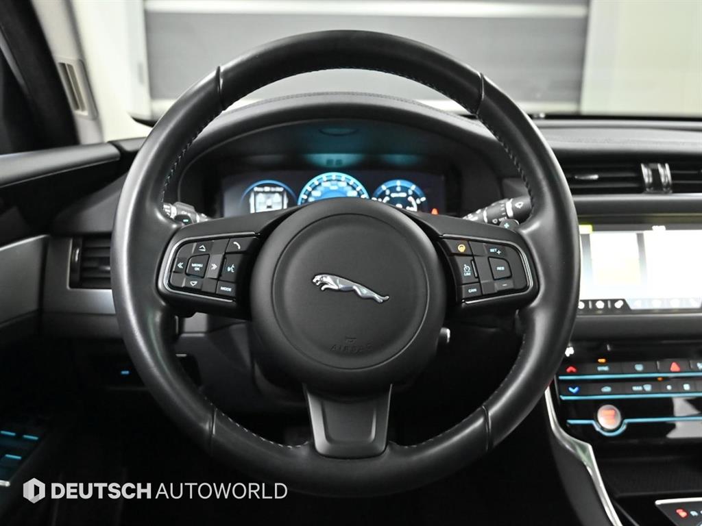 재규어 XF(2세대) 2.0 25t 프레스티지 - 이미지 11