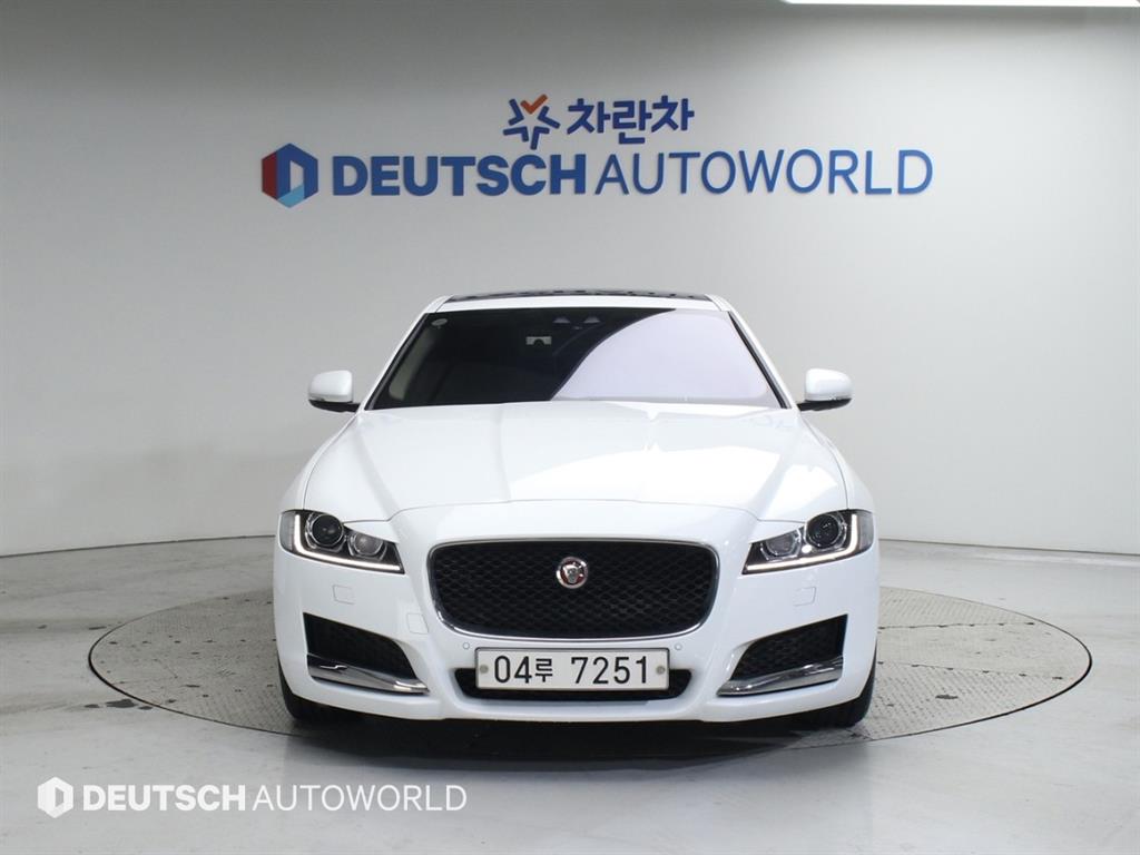 재규어 XF(2세대) 2.0 25t 프레스티지 - 이미지 6