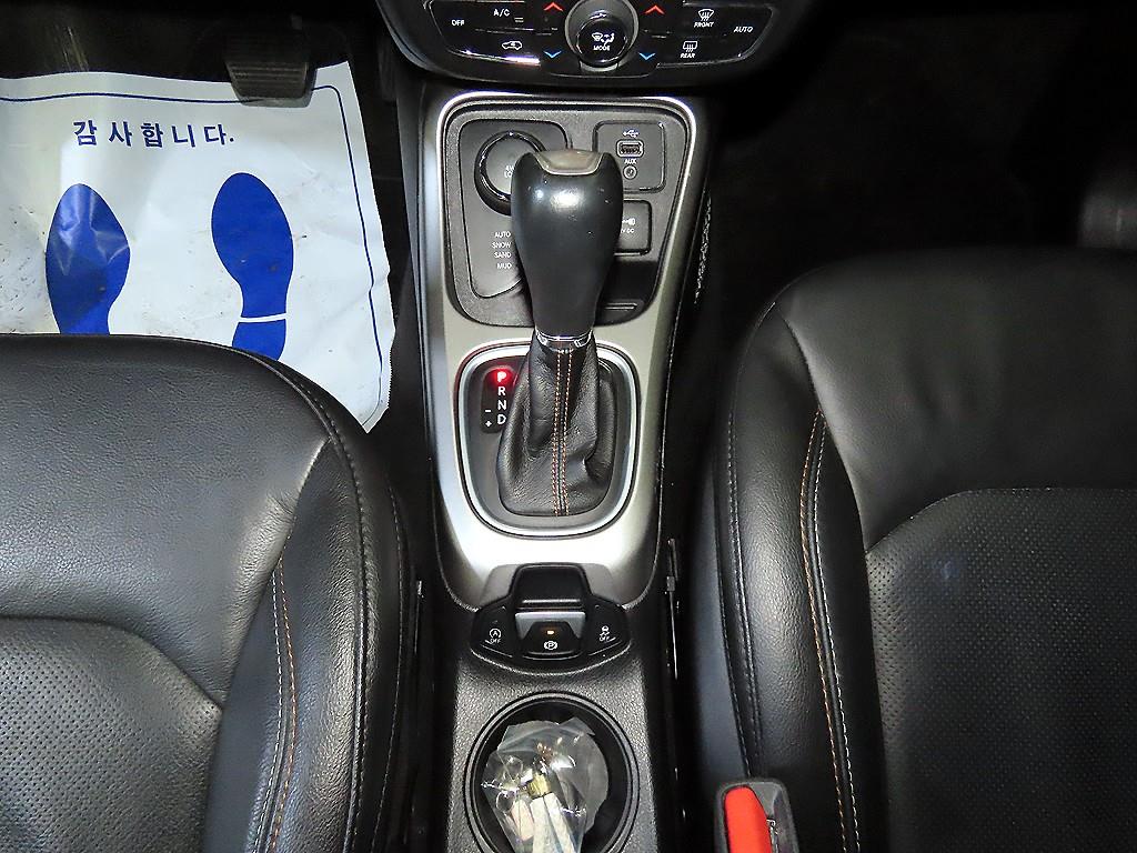지프 컴패스(MP) 2.4 AWD 론지튜드 - 이미지 10