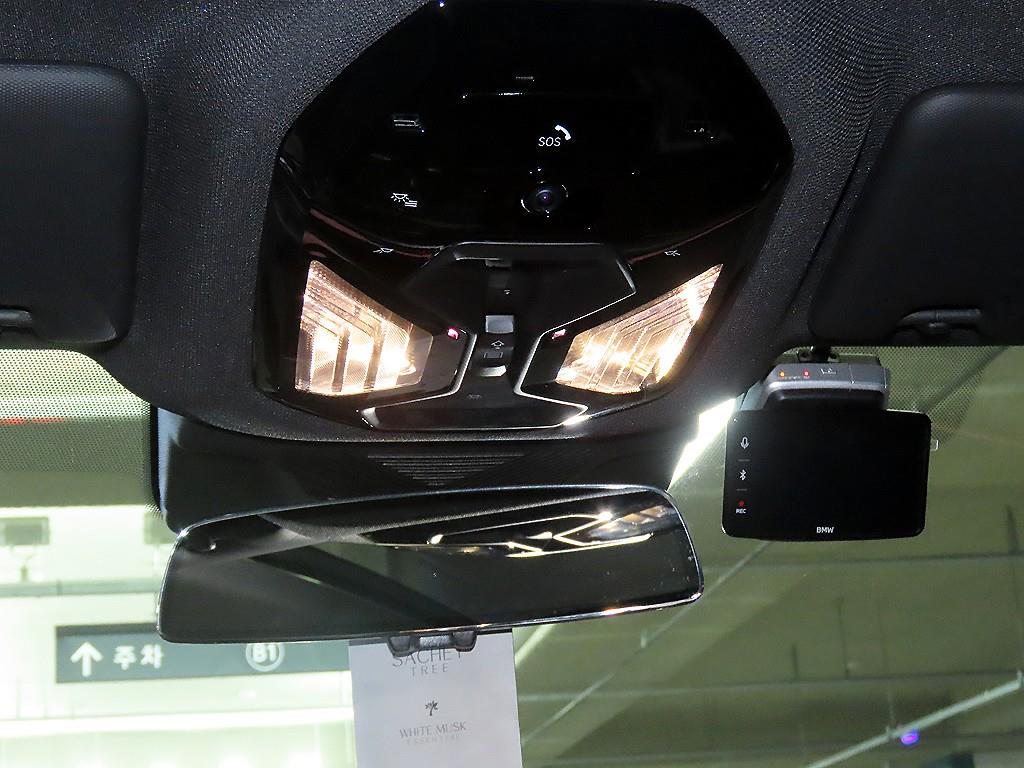 BMW 5시리즈(8세대) 520i M 스포츠 - 이미지 8