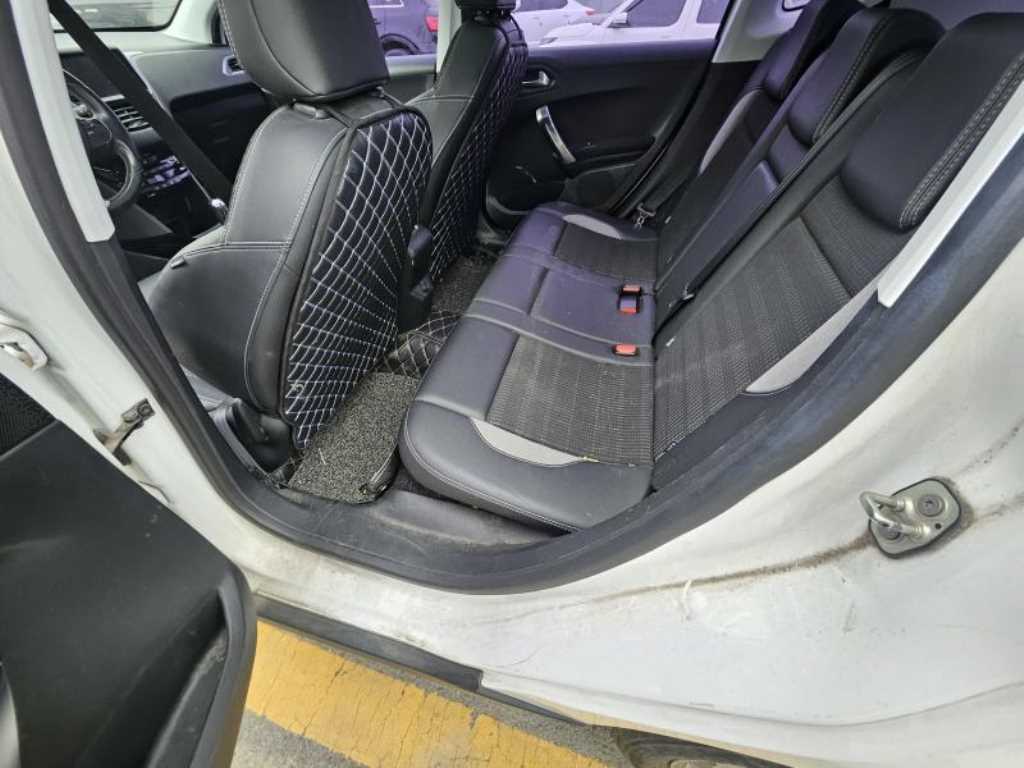 푸조 2008 1.6 e-HDi 펠린 L - 이미지 8