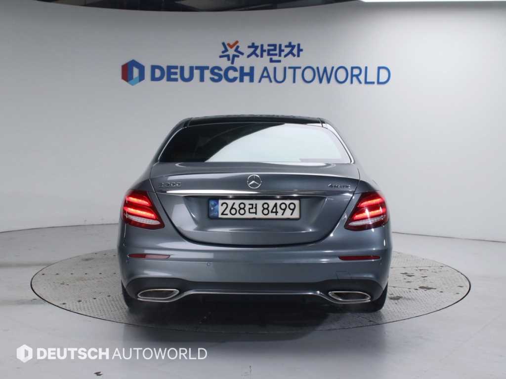 벤츠 E클래스(5세대) E300 4매틱 AMG 라인 - 이미지 10