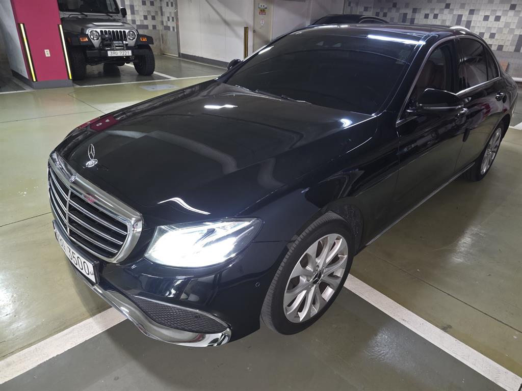 벤츠 E클래스(5세대) E300 4매틱 익스클루시브 - 이미지 4