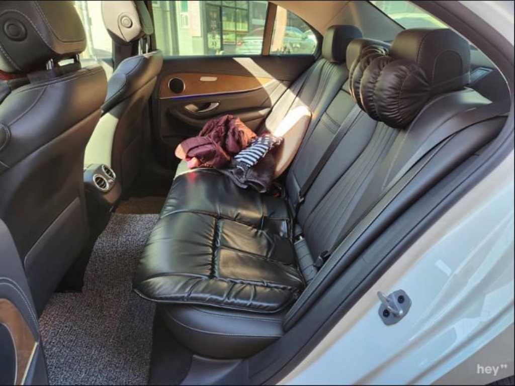 벤츠 E클래스(5세대) E220d 4매틱 익스클루시브 - 이미지 3