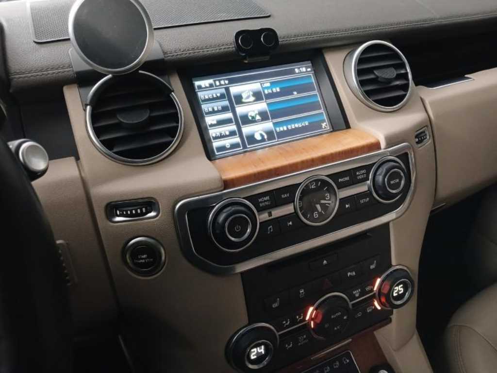 랜드로버 디스커버리4 3.0 SDV6 HSE - 이미지 18