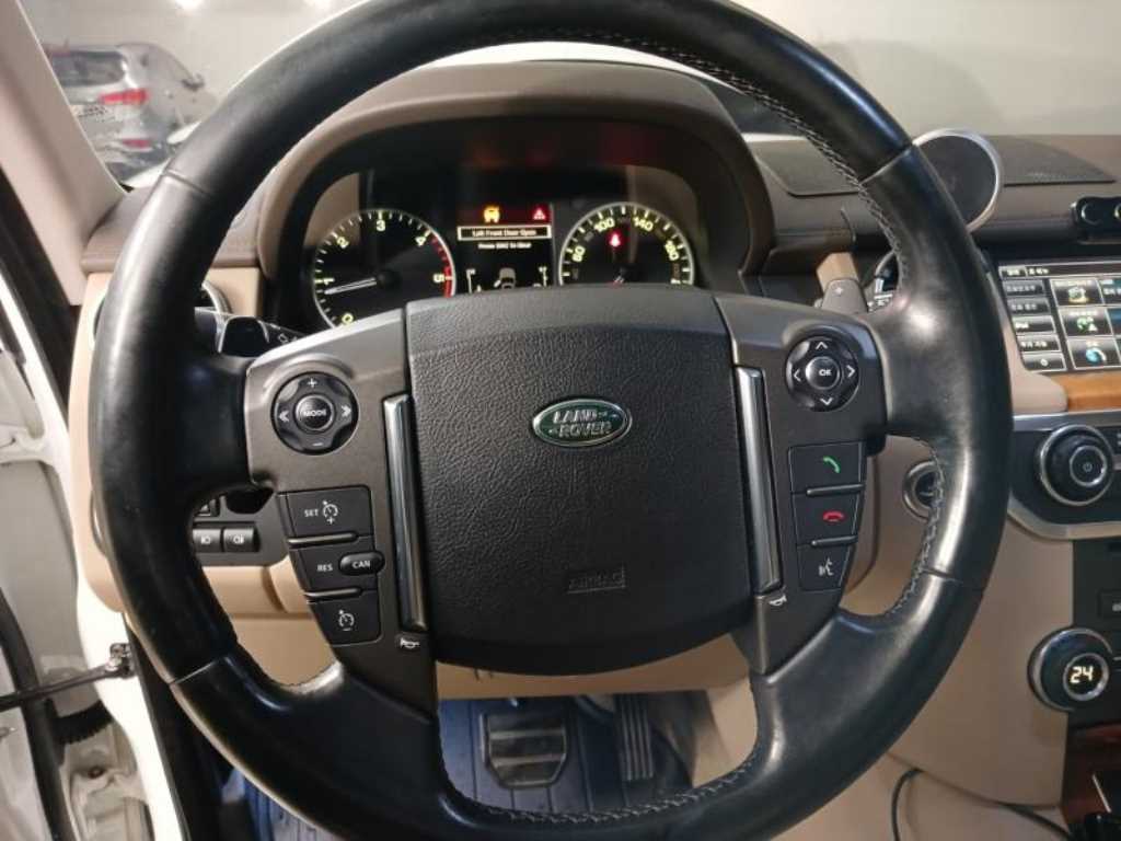 랜드로버 디스커버리4 3.0 SDV6 HSE - 이미지 9