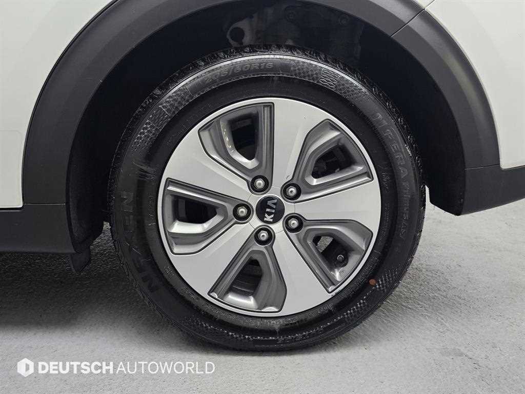 기아 니로 1.6 하이브리드 럭셔리 - 이미지 4