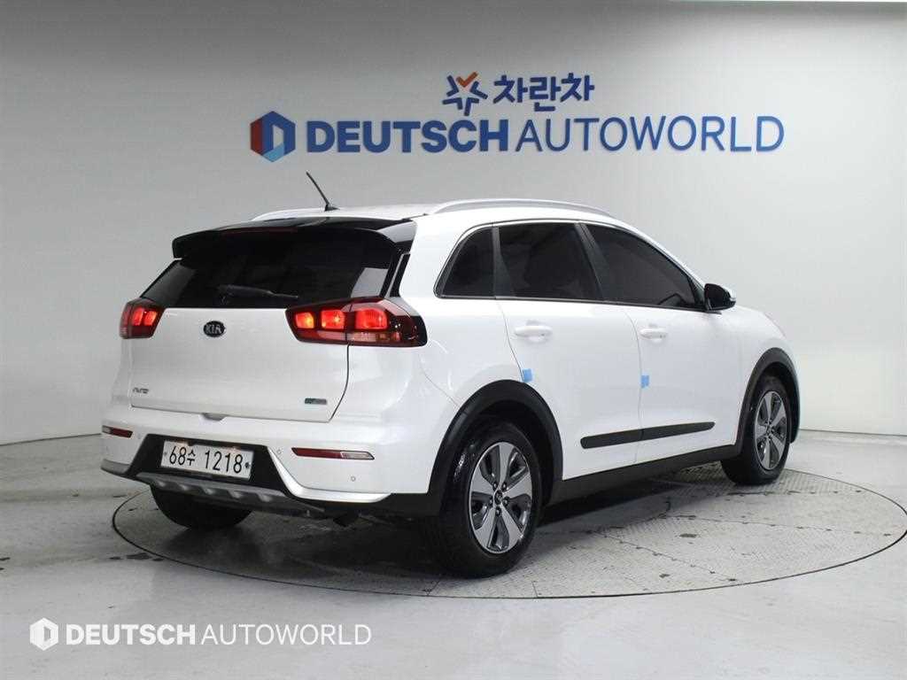 기아 니로 1.6 하이브리드 럭셔리 - 이미지 10