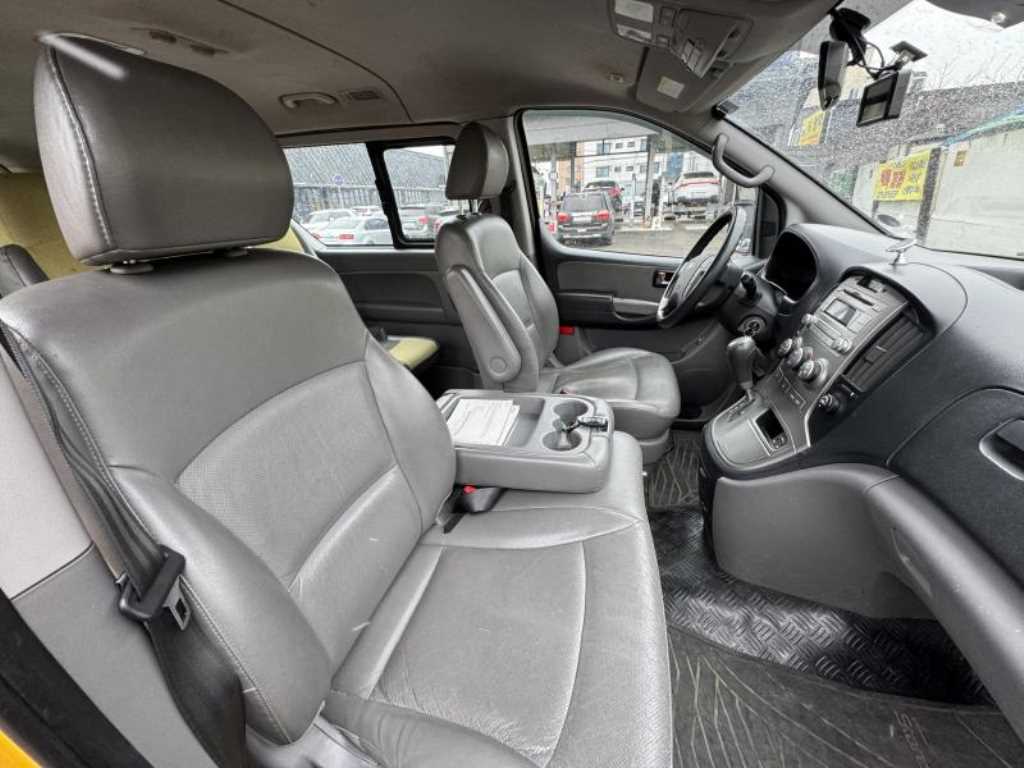 현대 그랜드스타렉스 어린이보호차 15인승 - 이미지 2